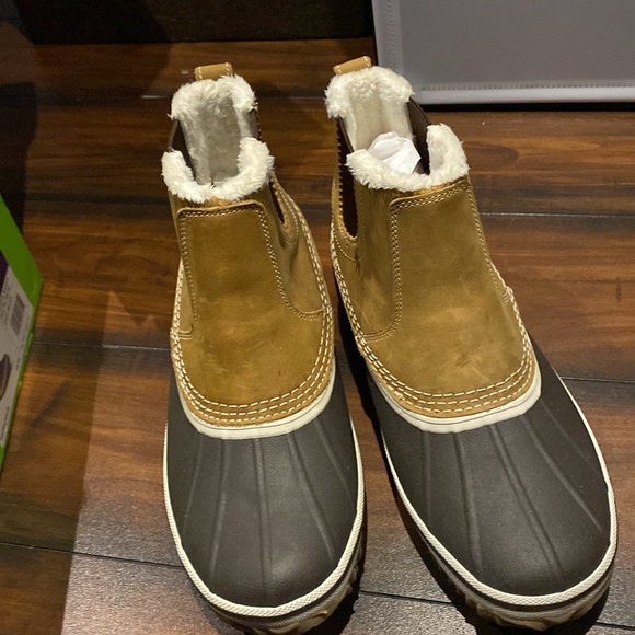 New with box - Picture 3 of 3